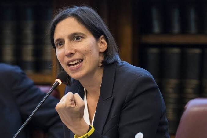 Elly Schlein e Giorgia Meloni discutono di politica energetica